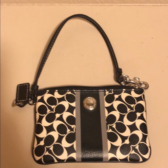 Coach Handbags - COACH clutch